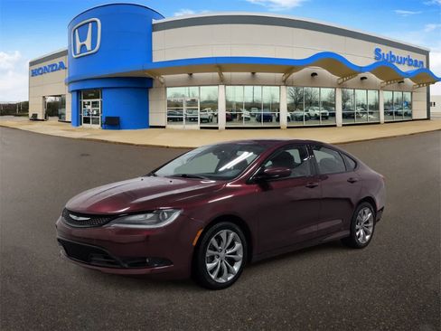 Used 2015 Chrysler 200 S w/ Comfort Group image 4