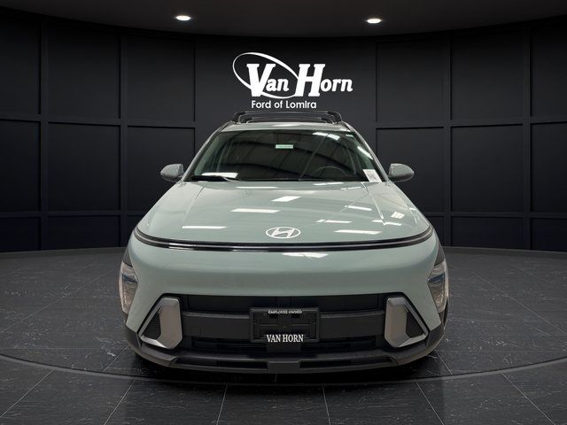 Used 2025 Hyundai Kona SEL AWD/4WD image 2
