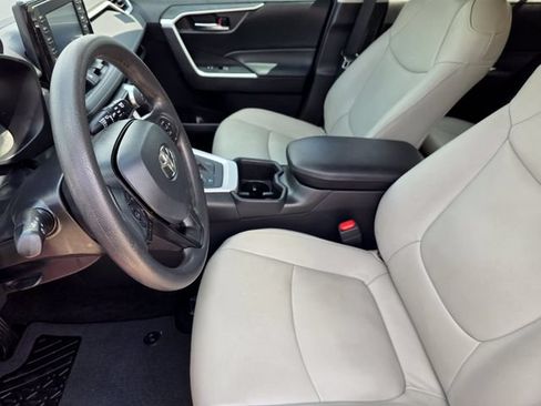 Used 2022 Toyota RAV4 XLE w/ Convenience Package AWD/4WD image 12