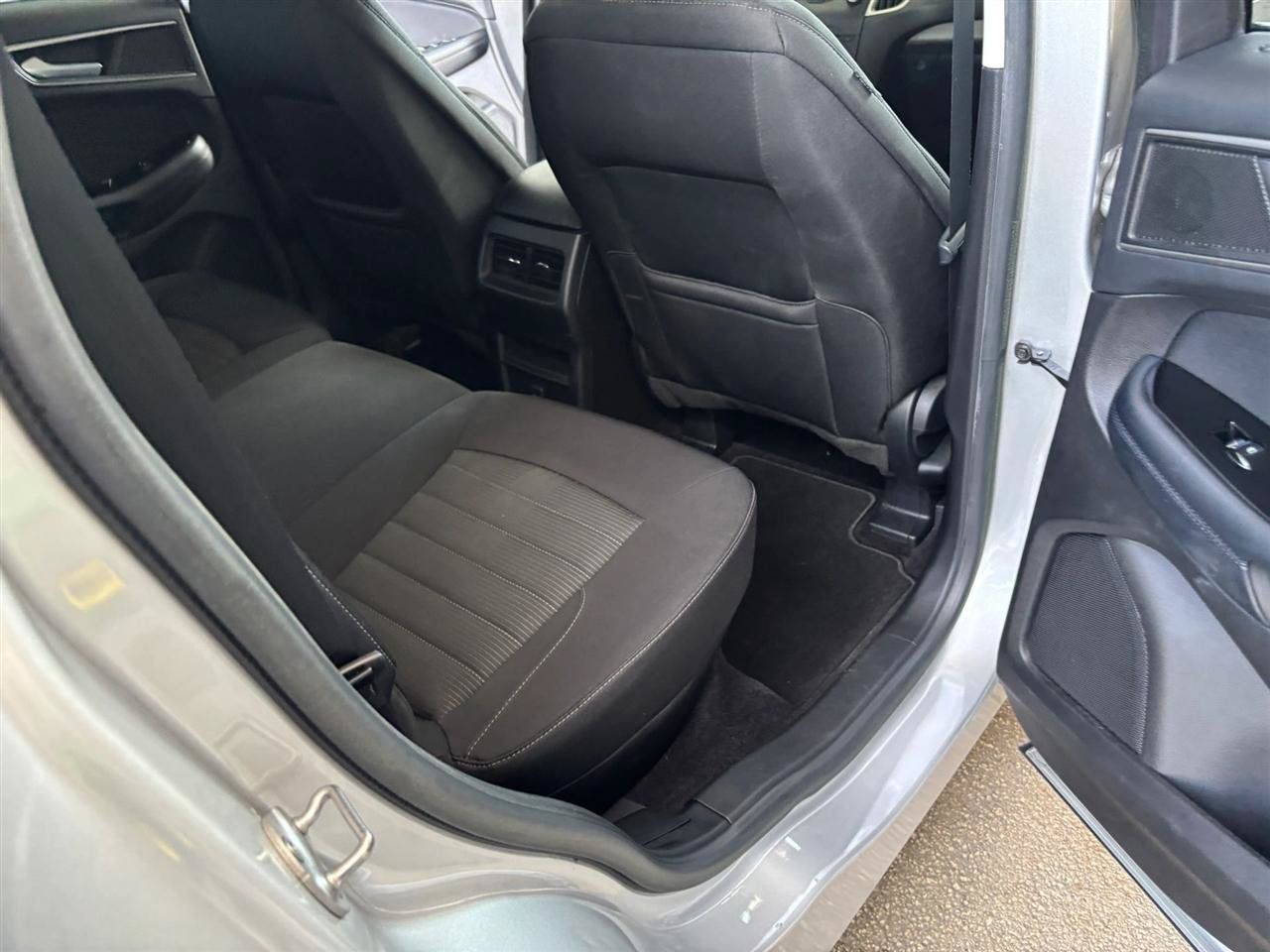 Used 2017 Ford Edge SEL w/ Cargo Accessory Package FWD image 13