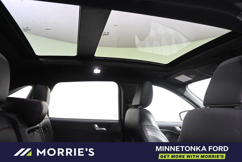 Used 2024 Ford Escape ST-Line w/ Tech Pack #1 AWD/4WD image 17