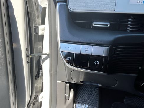 Certified 2024 Hyundai Ioniq 5 SE image 25