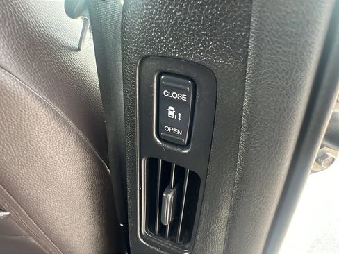 Used 2018 Honda Odyssey Elite image 39