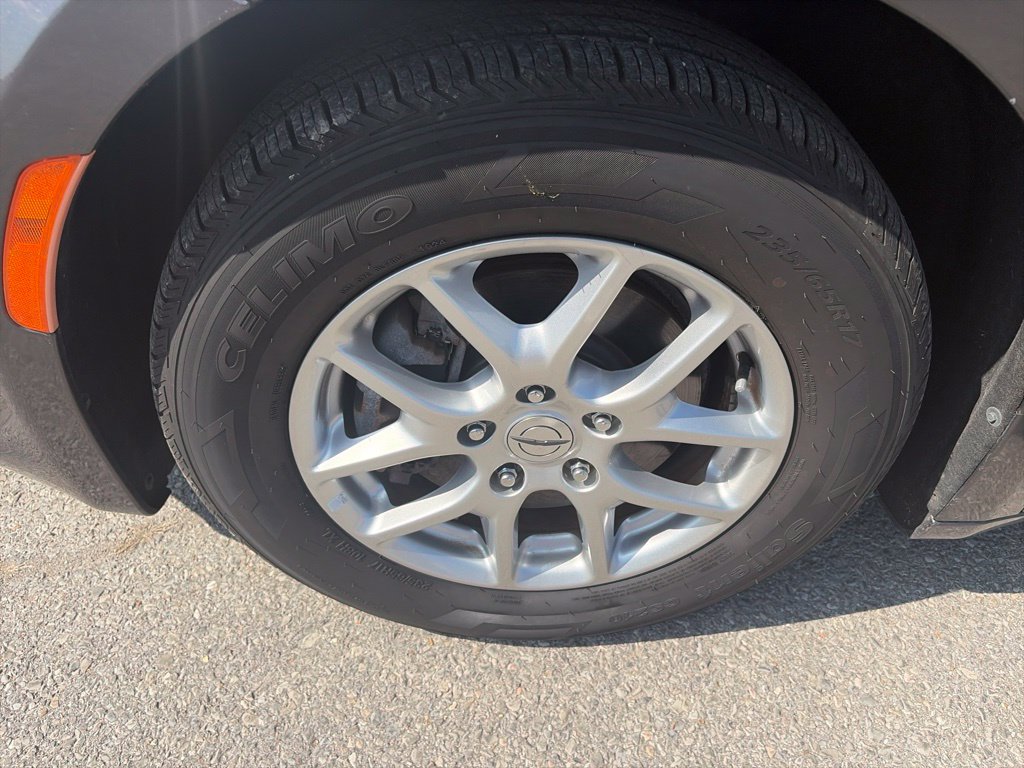 Used 2018 Chrysler Pacifica Touring-L FWD image 10