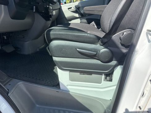 Used 2014 Mercedes-Benz Sprinter 3500 image 12