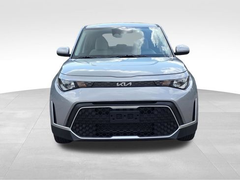 Used 2025 Kia Soul LX w/ LX Technology Package FWD image 3