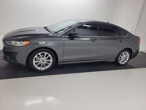 Used 2020 Ford Fusion SE FWD image 2