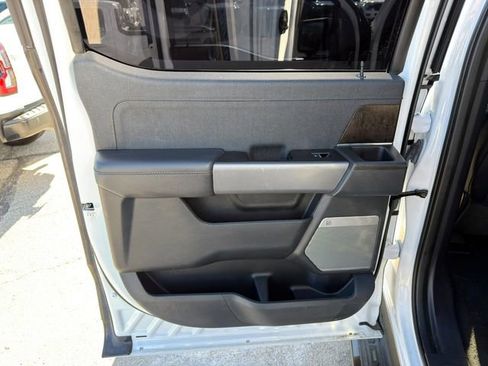 Used 2022 Ford F150 Lightning Lariat w/ Equipment Group 511A High image 24