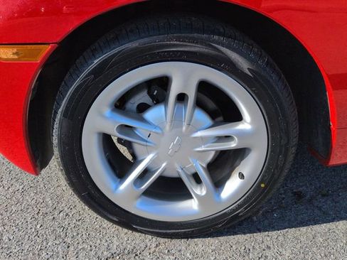 Used 2003 Chevrolet SSR w/ Preferred Equipment Group RWD image 10