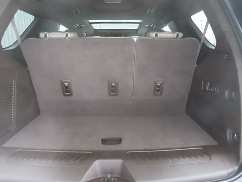 Used 2022 Chevrolet Tahoe LT w/ Luxury Package AWD/4WD image 32