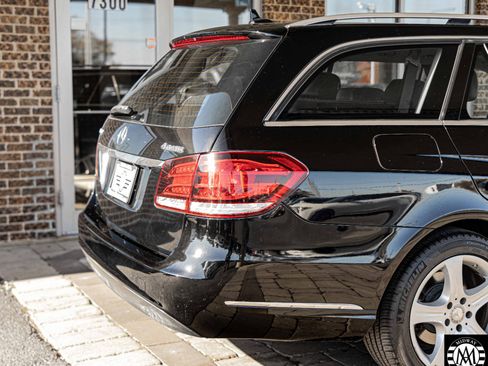 Used 2014 Mercedes-Benz E 350 4MATIC Wagon image 12