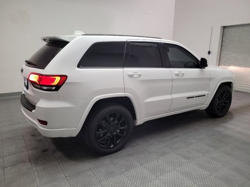 Used 2019 Jeep Grand Cherokee Altitude RWD image 10