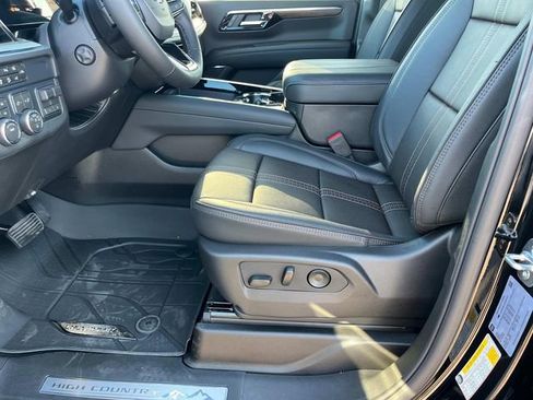 New 2026 Chevrolet Suburban High Country w/ Sun And Tow Package image 23