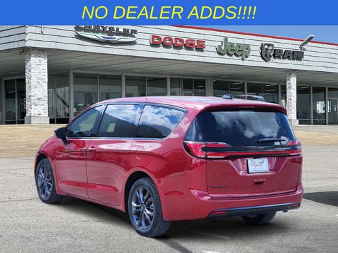New 2026 Chrysler Pacifica Select FWD image 4