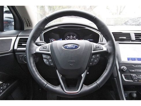 Used 2020 Ford Fusion SE w/ Equipment Group 151A image 13