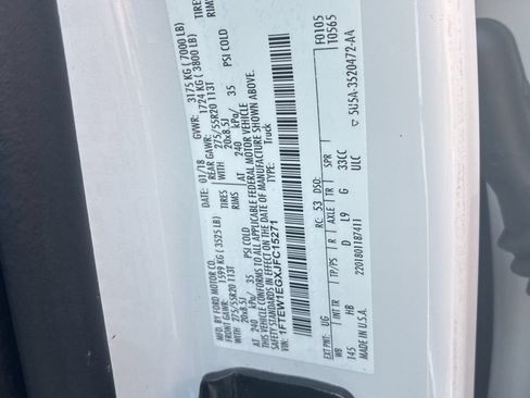Used 2018 Ford F150 Lariat w/ Equipment Group 502A Luxury AWD/4WD image 3
