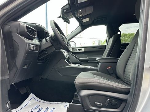 Used 2020 Ford Explorer XLT image 10