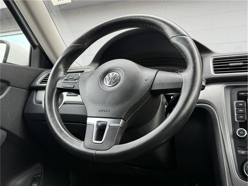Used 2015 Volkswagen Passat 1.8T Limited Edition FWD image 15