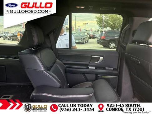 Used 2025 Ford Expedition Platinum AWD/4WD image 5