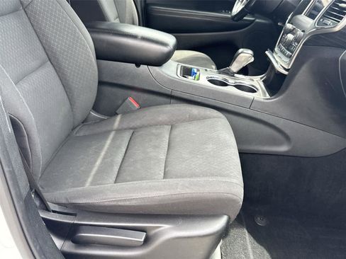 Used 2020 Jeep Grand Cherokee Laredo AWD/4WD image 18