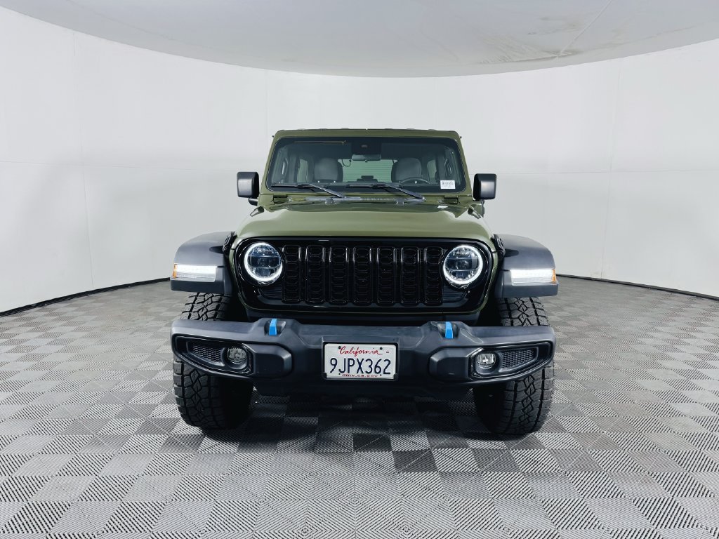 Used 2024 Jeep Wrangler Unlimited AWD/4WD image 3