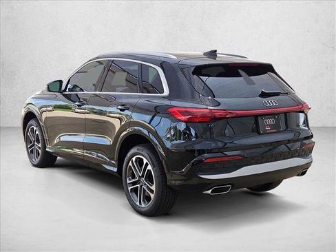 Used 2025 Audi Q5 Premium Plus w/ Premium Plus image 8