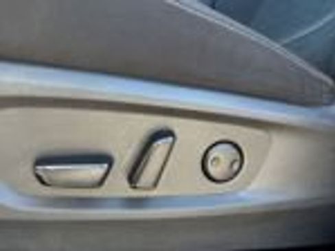 Used 2025 Nissan Pathfinder SV FWD image 29