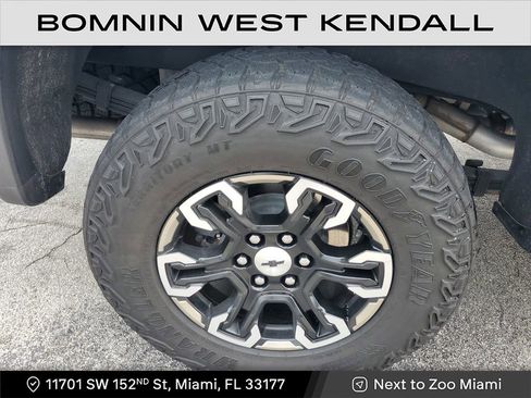 Used 2024 Chevrolet Silverado 1500 ZR2 w/ Technology Package image 9