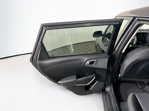 Used 2025 Kia Soul LX w/ LX Technology Package image 25