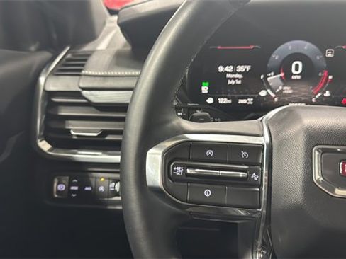 Used 2025 GMC Acadia Elevation image 14