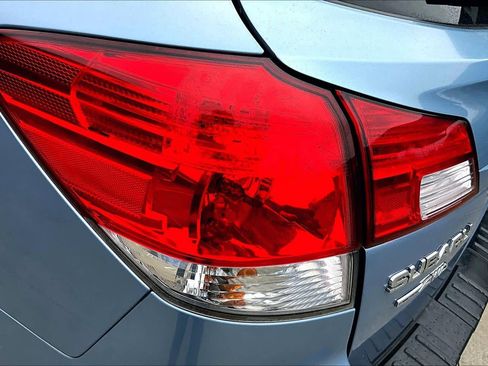 Used 2011 Subaru Outback 2.5i Premium w/ All-Weather Pkg image 28