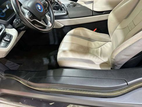 Used 2016 BMW i8 image 32