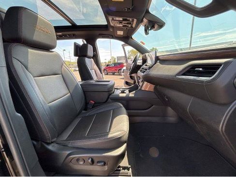 Used 2023 Chevrolet Suburban High Country w/ Advanced Technology Package AWD/4WD image 6
