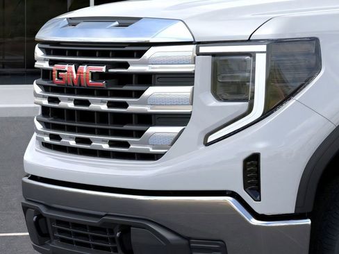 New 2026 GMC Sierra 1500 SLE image 13