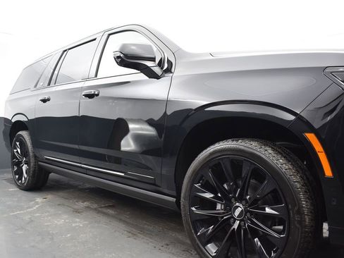 Certified 2026 Cadillac Escalade ESV Platinum Sport w/ LPO, ONYX Package image 40