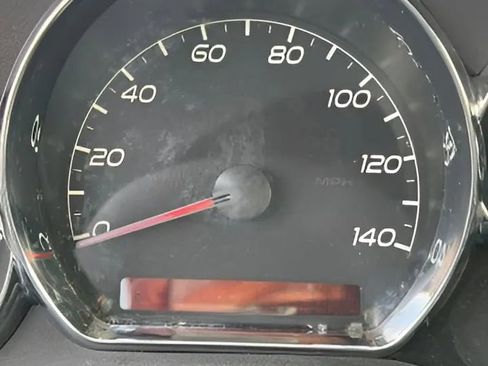 Used 2010 Pontiac G6 Sedan FWD image 31