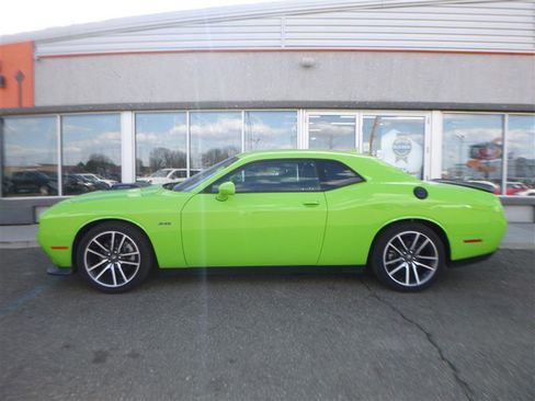 Used 2023 Dodge Challenger R/T w/ Plus Package RWD image 2