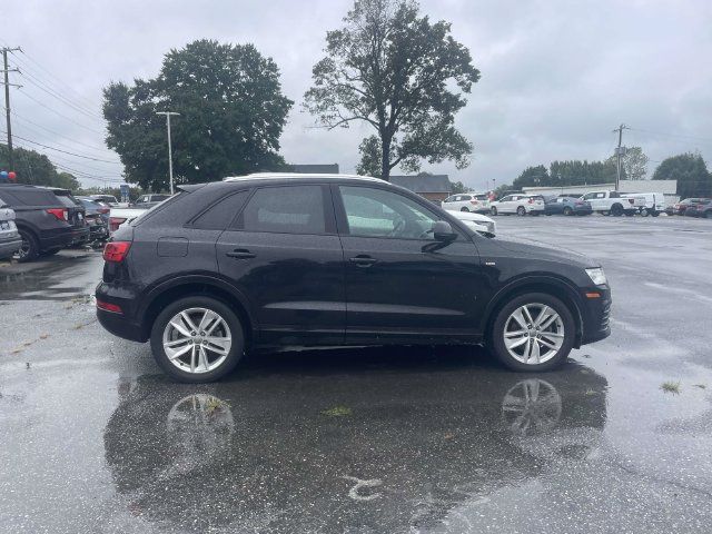 Used 2018 Audi Q3 2.0T Premium w/ Convenience Package AWD/4WD image 9