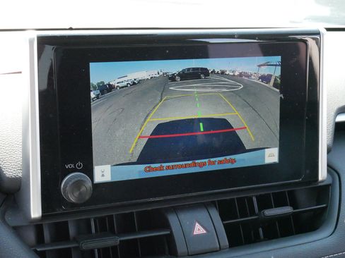Certified 2025 Toyota RAV4 XLE AWD/4WD image 28