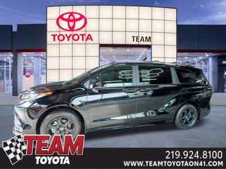 Used 2025 Toyota Sienna XLE Woodland Edition video 1