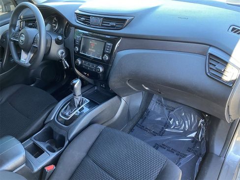 Used 2020 Nissan Rogue Sport S image 8