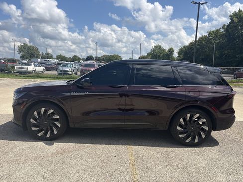 Used 2024 Lincoln Nautilus Reserve w/ Equipment Group 202A AWD/4WD image 1