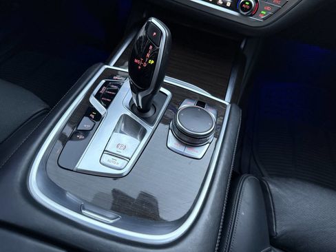 Used 2016 BMW 750i xDrive image 41