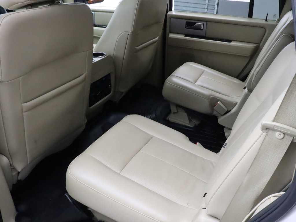 Used 2015 Ford Expedition Limited w/ Equipment Group 301A AWD/4WD image 28