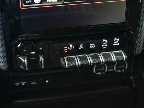 Used 2019 RAM 1500 Limited w/ Advanced Safety Group RWD image 33
