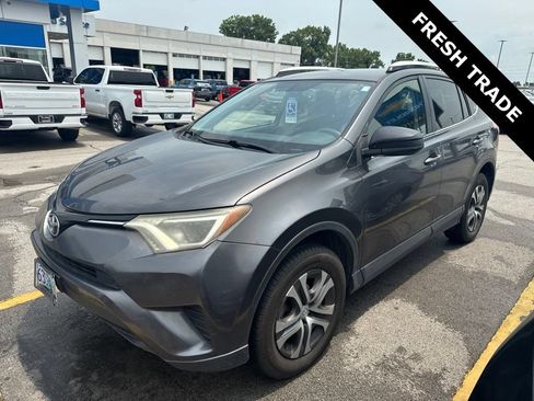 Used 2016 Toyota RAV4 LE AWD/4WD image 2