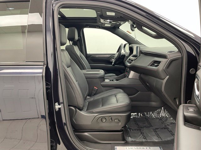 Used 2023 Chevrolet Suburban RST w/ Luxury Package AWD/4WD image 23