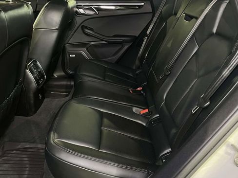 Certified 2023 Porsche Macan S AWD/4WD image 20