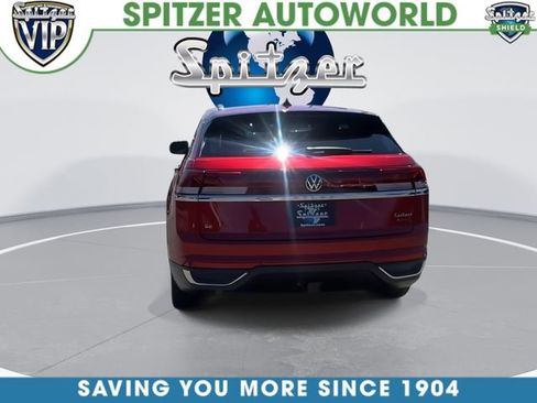 Used 2024 Volkswagen Atlas Cross Sport SE w/ Panoramic Sunroof Package AWD/4WD image 9
