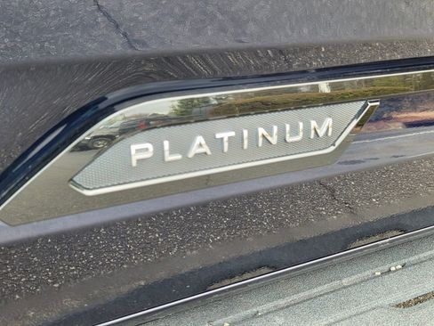 Used 2022 Toyota Tundra Platinum image 5